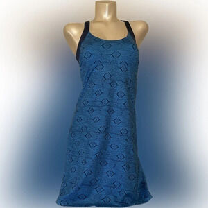 Patagonia women’s dress knee Small 6 8 cross back athletic casual stretch blue